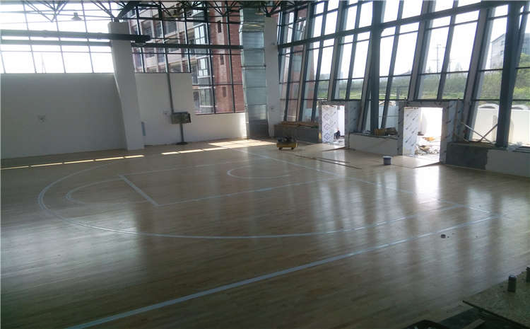 楓樺木體育館木地板廠家去哪找？