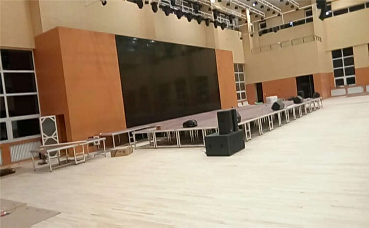 怎么翻新？籃球運動木地板賽事